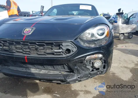 2017 Fiat 124 Spider Elaborazione Abarth z USA, uszkodzony, nr VIN JC1NFAEK5H0114346